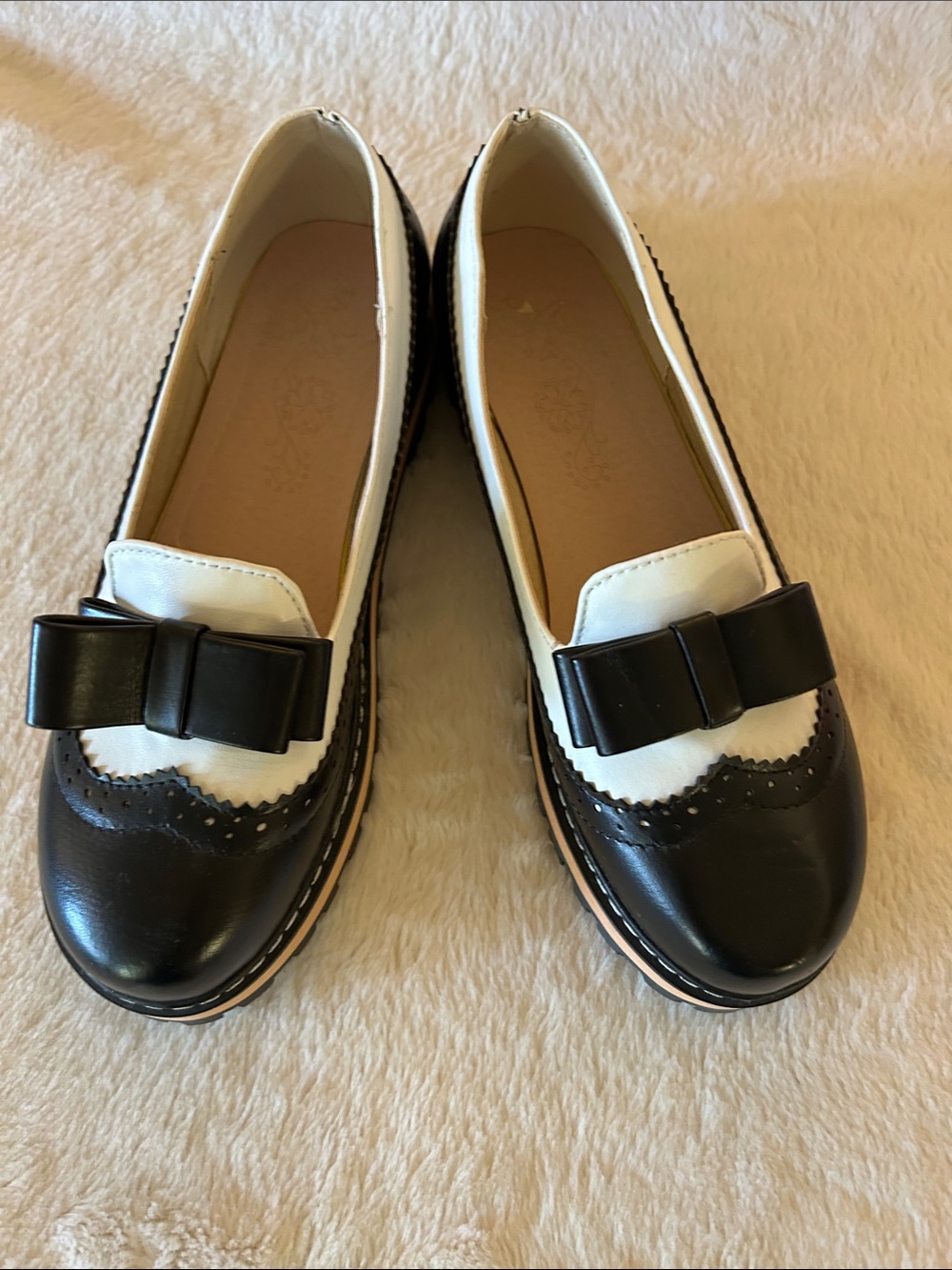 Black and White Bow Accent Women's Loafers